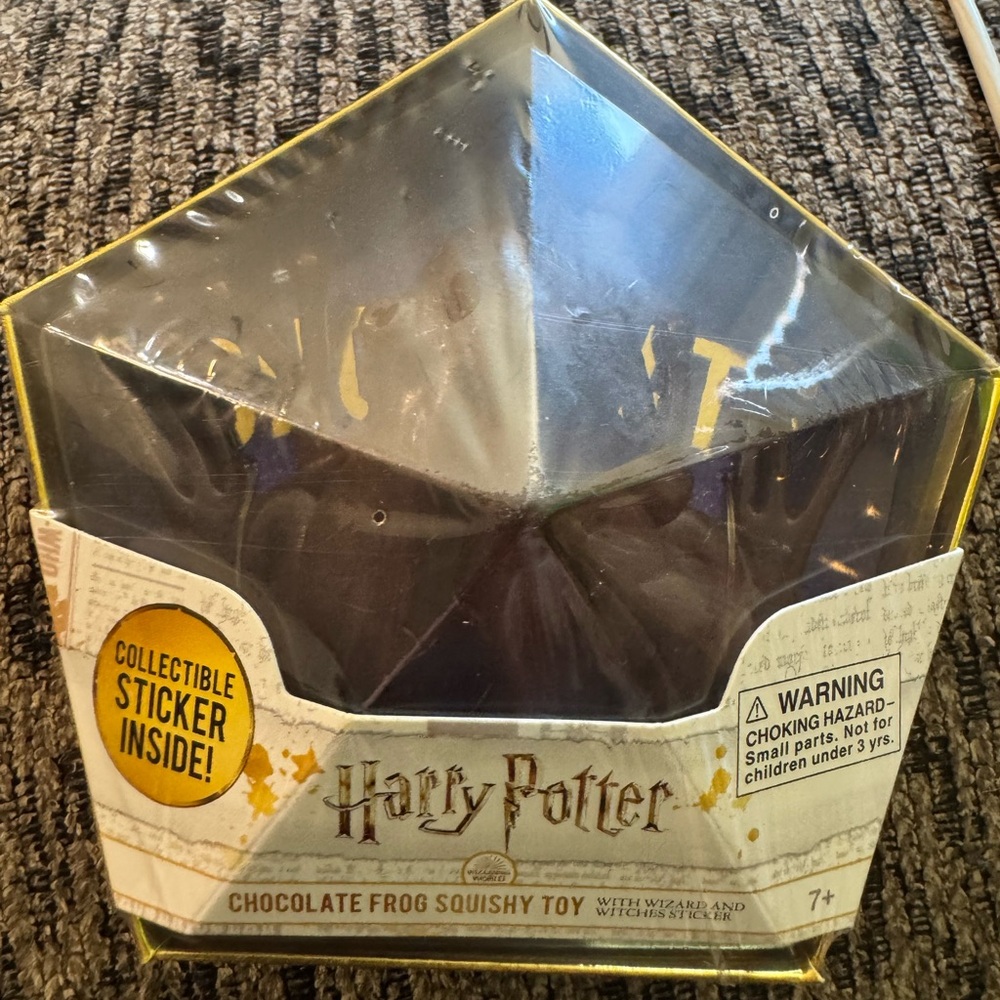 New Harry Potter Chocolate Squishy Frog Toy Brown Noble Collection & Sticker